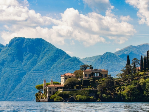 Villa Balbianello a picco sul Lago di Como