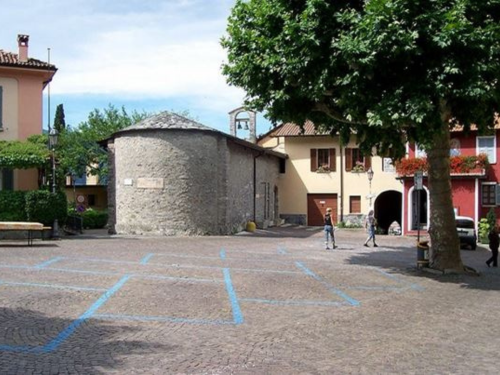 Chiesa di San Giovanni Battista (Varenna) - il cuore medievale del borgo